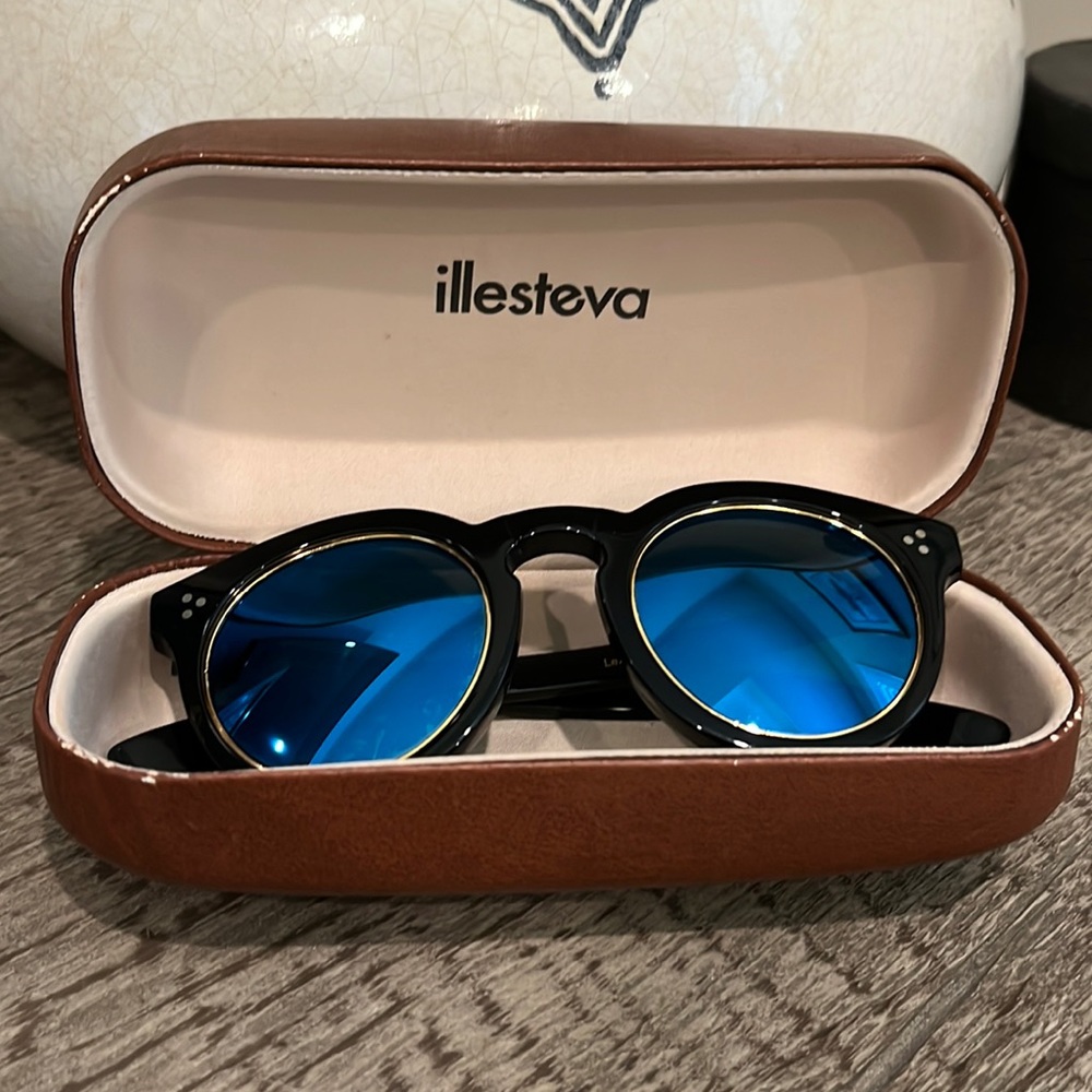 Illesteva Leonard II Ring Sunglasses
